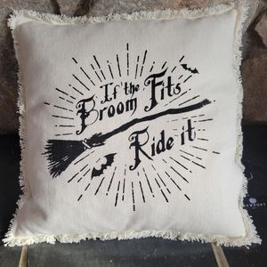 NEW NEWPORT HOLIDAY DECOR PILLOW